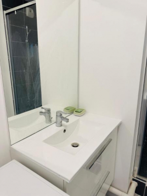 Hotel Room in South Paris
